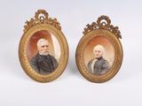 une paire de portraits miniatures représentant un homme et une femme, dans des cadres dorés