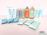de nombreux types de produits de soins de la peau sur la table