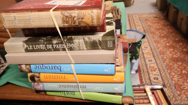 Lot de livres sur PARIS: Piere CABANNE: PARIS vous regarde en 2 v...