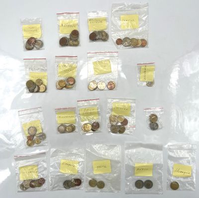 Une collection de pièces en Euros des différents pays europé…