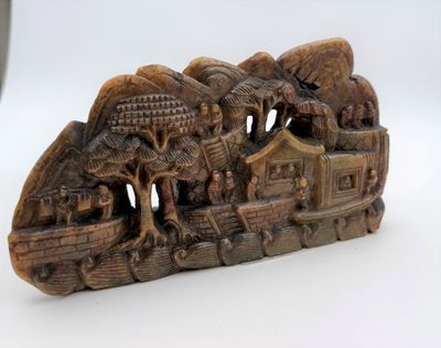 CHINE Objet de lettrés en pierre dure sculptée représentant …