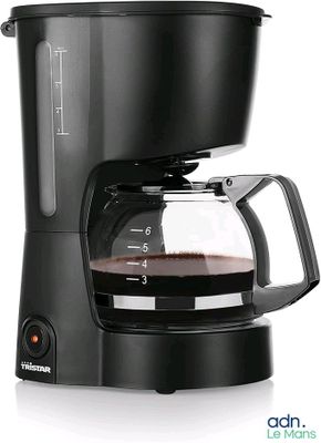 the coffee maker is black and has a glass carafeo pot