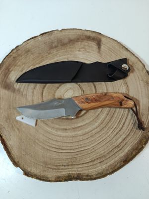 "Couteau avec son étuis Marque "" leopard ""