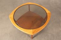 Table basse en teck à plateau encastré en verre légèrement f… (photo 3)
