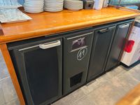1 arrière bar réfrigéré GAMKO à 3 portes 170 cm (à passer pa…