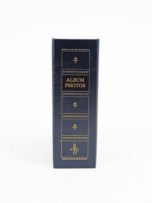 BYRRH Environ 100 cartes postales ou cartes éditées par Byrr…