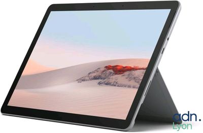 gros plan d'une tablette informatique sur une surface blanche
