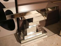 Console « miroir », ornée toutes faces de plaques de glace, … (photo 3)