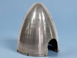 un casque argenté percé d'un trou sur un fond bleu
