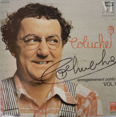 la pochette d'un CD sur laquelle figure la photo d'un homme souriant portant des lunettes