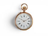 une montre de poche en or avec des chiffres romains sur le cadran