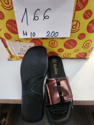 Lot de 200 paires de sandales "Solin" pour femme, articles n…