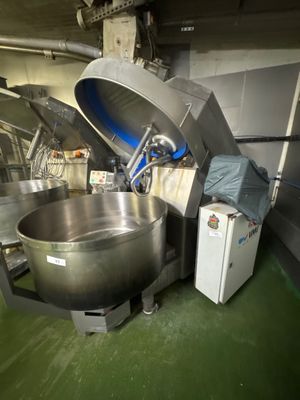une image d'une machine qui se trouve dans une cuisine