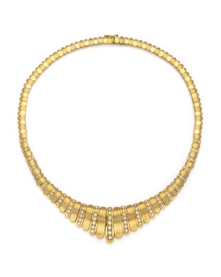 un collier en or et diamants, signé Cartier