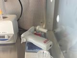 a machine that is sitting on a counter in a room