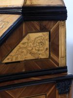 Commode scriban en placage de noyer et prunier, l'abattant d… (photo 6)