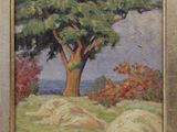 une peinture à l'huile représentant un arbre dans un champ, avec des rochers et des arbres en arrière-plan