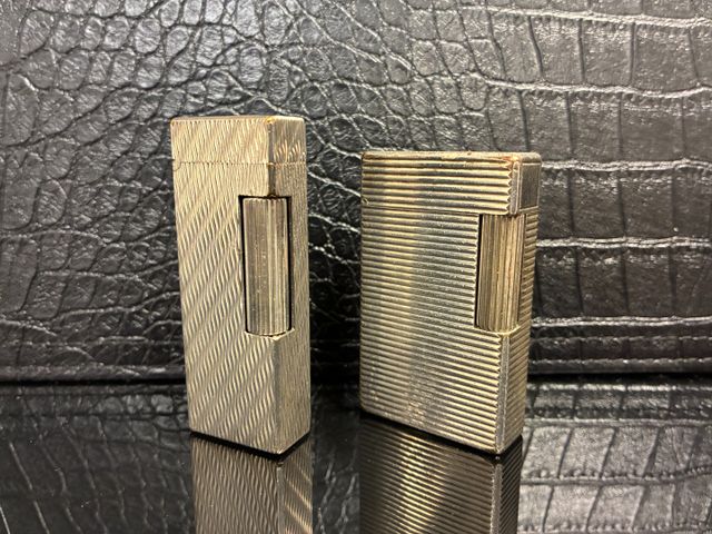 Briquet DUPONT en métal argenté et briquet DUNHILL en métal argen...