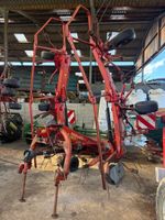 Ancienne faneuse tractée hydraulique repliable métallique ro…