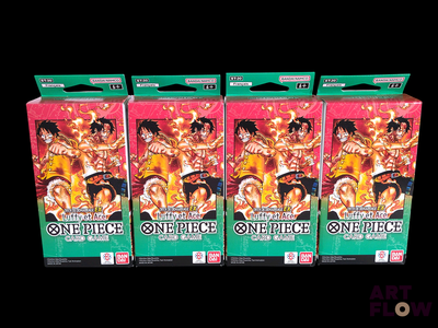 trois boîtes d'un jeu de cartes « One Piece » sur fond noir