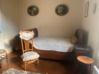 LOT DE MOBILIER comprenant