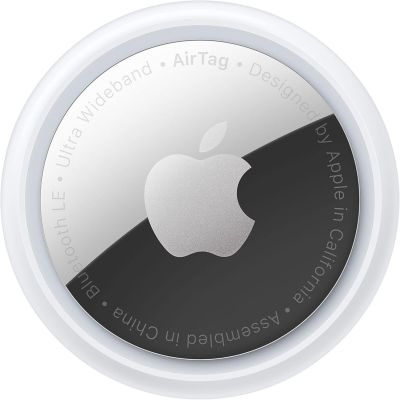 Une image du logo en forme de pomme figure au dos d'un badge