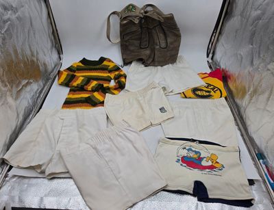 629 / CH-C11 / Lot de vêtements Vintage pour enfant com…