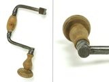two pictures of a toilet roll holder and a toilet roll holder