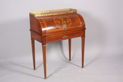 an image of a small wooden desk with a drawer on top of it