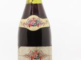l'image d'une bouteille de vin portant une étiquette