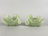 paire de figurines chinoises en jade sculpté représentant des oiseaux et des fleurs