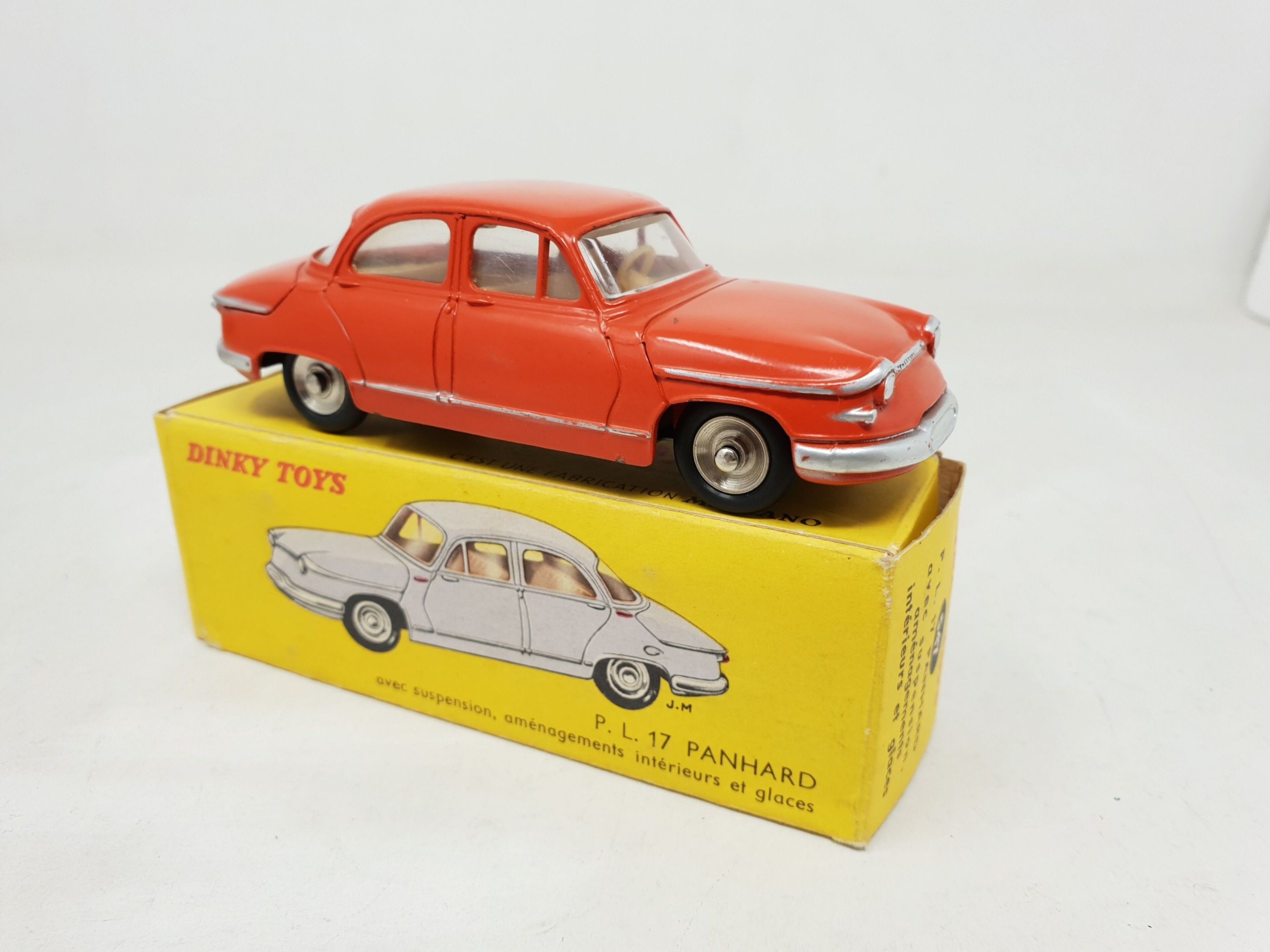 Objets d'art & Curiosités