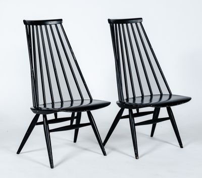 Imari TAPIOVAARA : Paire de sièges "Mademoiselle" en bois la… - Photo 1