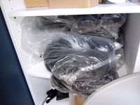 10 tables de soin pliantes, petit lot de coussins (photo 2)