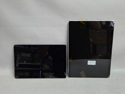 une image montrant deux iPad posés côte à côte sur une surface blanche