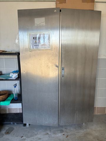 Armoire sèche deux portes inox état d’usage