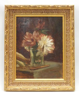 tableau représentant des fleurs dans un vase posé sur une table, à côté d'un livre