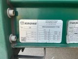 un gros plan sur l'arrière d'un camion vert