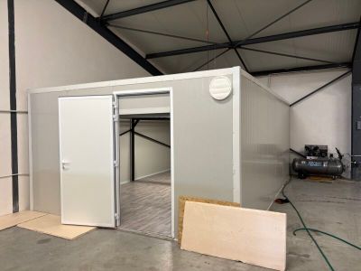 une image d'une pièce en cours de rénovation