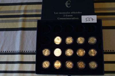 Belgique - Un Coffret de 13 pièces BU de 2 euros différentes…