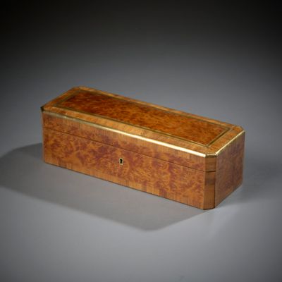 Coffret rectangulaire en placage de loupe de thuya dans des …