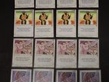 Dans ce jeu de cartes, il y a beaucoup de cartes sur la table