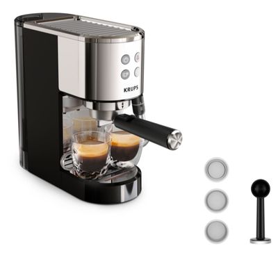 gros plan d'une cafetière avec deux tasses de café