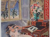 une image représentant un tableau où l'on voit une femme assise sur une chaise devant une fenêtre