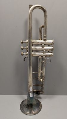 Trompette à trois pistons, en laiton nickelé, de marque COUE… - Photo 1