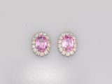 une paire de boucles d'oreilles en saphir rose et diamant