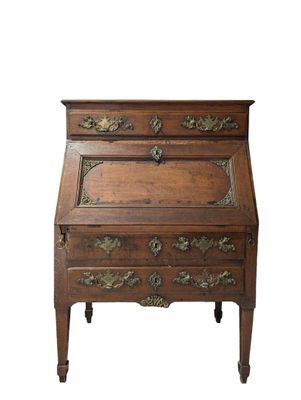 un petit bureau en bois surmonté d'un tiroir