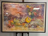 une image d'un tableau sur un chevalet dans une pièce