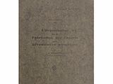 un vieux livre avec un titre en noir et blanc