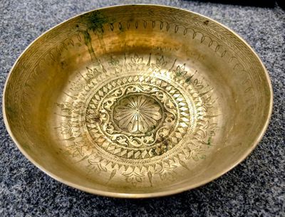 Bol en bronze gravé Népal H : 6 cm - Photo 1